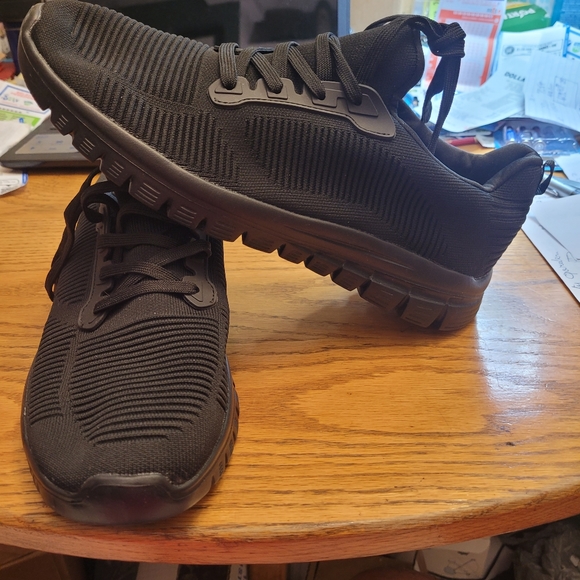 Ladies Sneakers - Picture 2 of 7